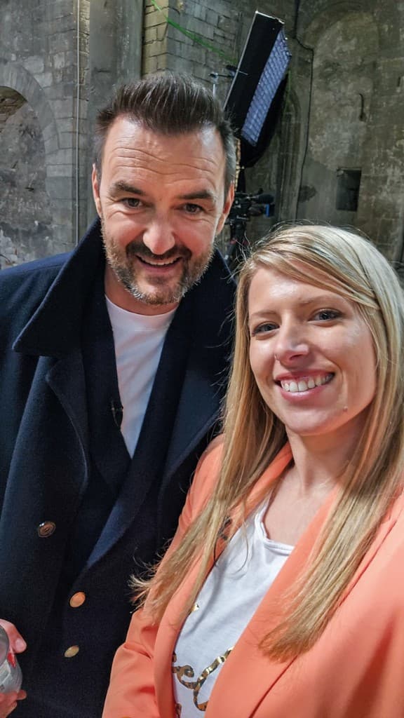 Valentine Lambert et Cyril Lignac sur le tournage de M6